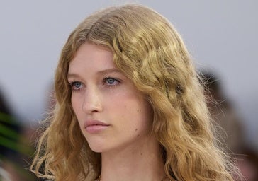 Rizos Glossy en verano: cómo obtener el cabello rizado, que es una tendencia según los expertos